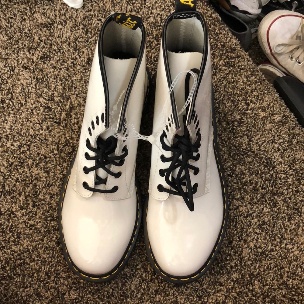 Doc Marten Brand NW/OT Air Wair Shoes
